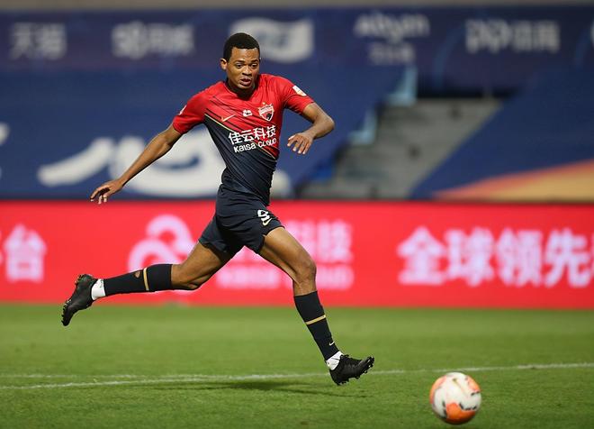 乐鱼-福建黑龙江佳兆业防守坚毅，成功击败对手(曾建祥挂职原因)