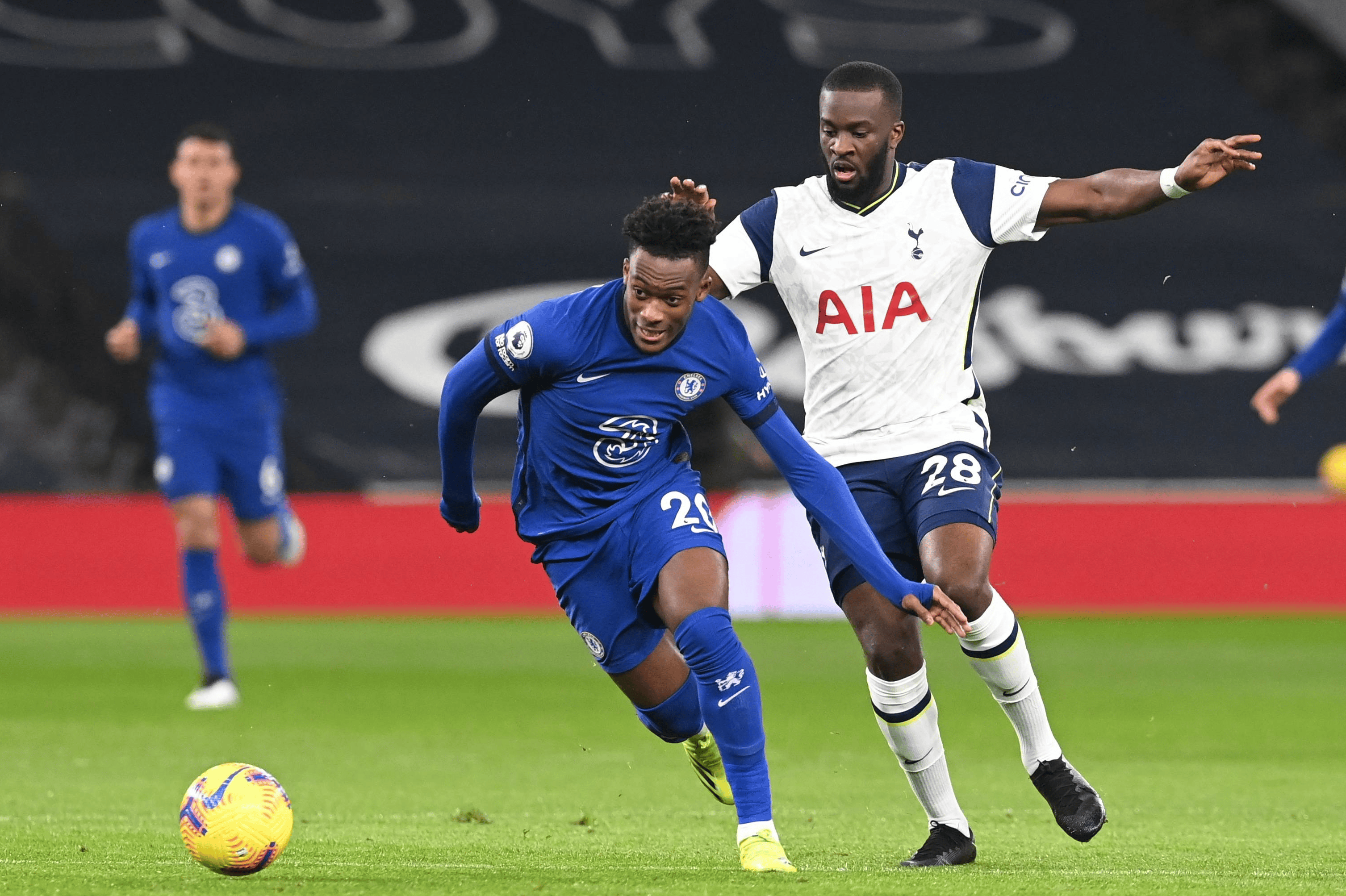 斯旺西主场失利，英冠升班马陷入保级泥潭