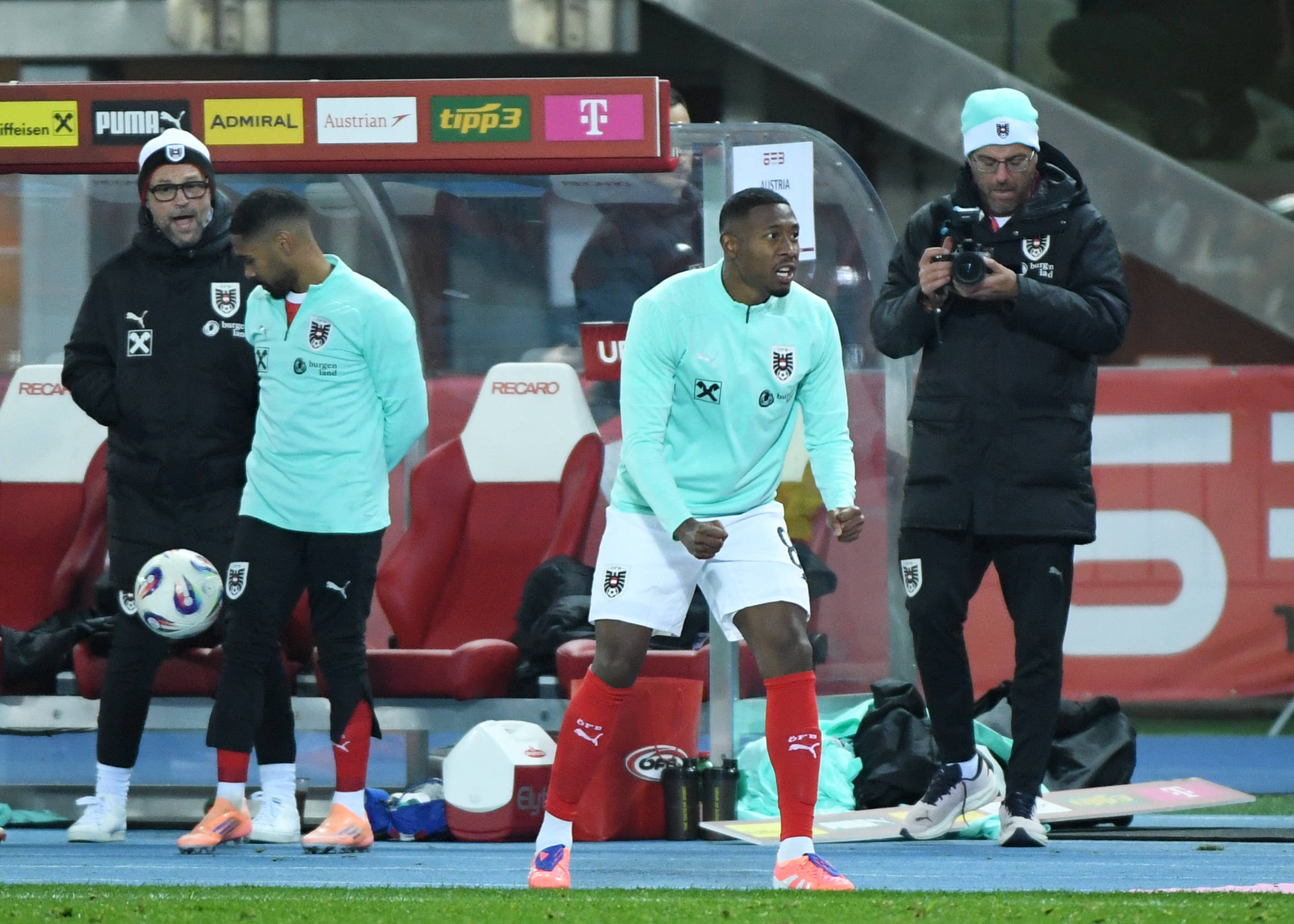 乐鱼官网-包含奥地利国家队赢得重要胜利，奥地利球员激情庆祝的词条